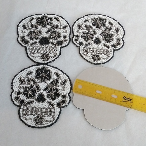 Haunted Manor Spooky Skull Beaded Coaters, set of 4 - Picture 3 of 8